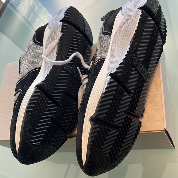 Woman’s snicker golden goose size 10 runner black silver - Picture 8 of 11